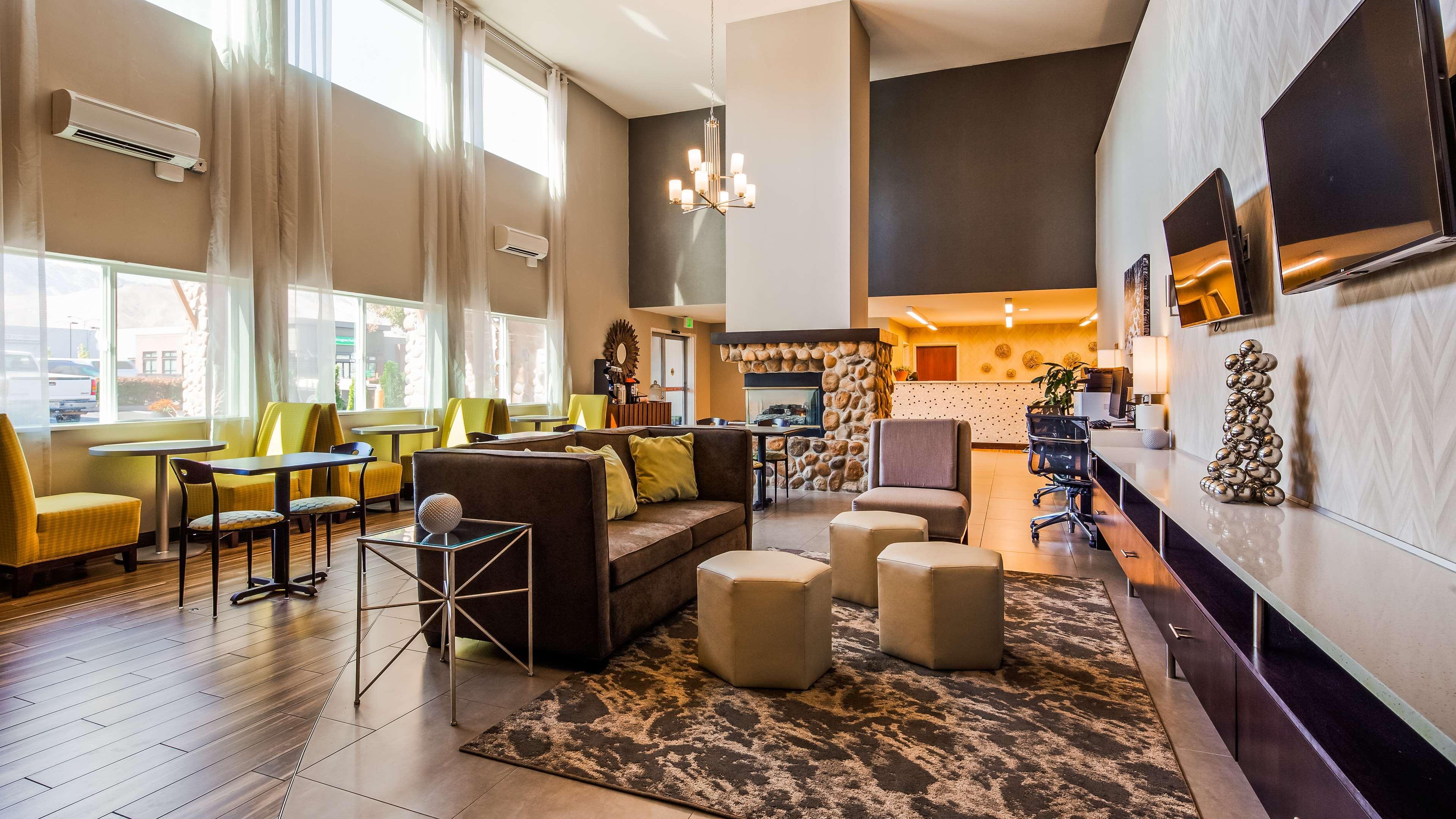 Best Western Plus Wenatchee Downtown Hotel Exterior foto